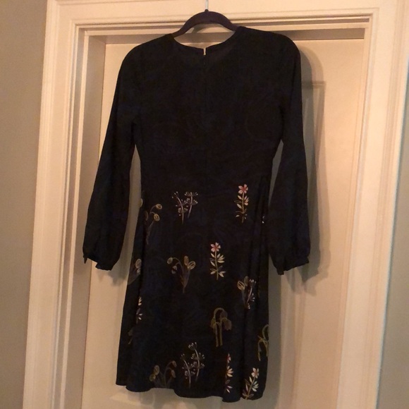 Ann Taylor Loft long sleeve floral dress. 2 Petite - Picture 7 of 13